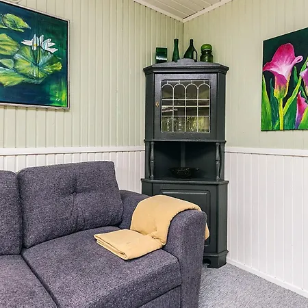 2 Person In Thyholm-by Traum *