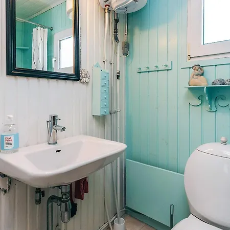 2 Person In Thyholm-by Traum * Thyholm