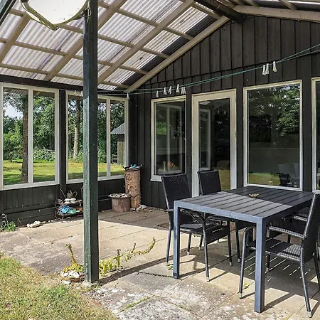 2 Person In Thyholm-by Traum * Thyholm